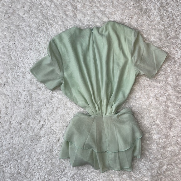 Byegreis Mint Cut Out Ruffle Top NWT - Picture 4 of 5